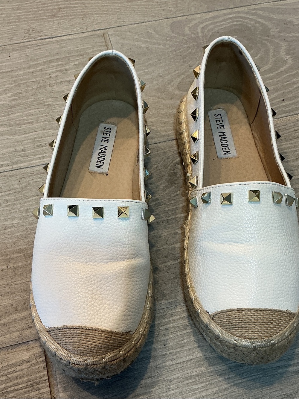 Steve Madden Victoria White Espadrille Flats Gold Pyramid Studs Women’s Sz 7